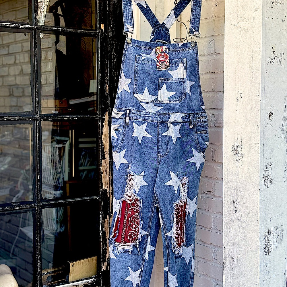 Shabby new patches handkerchief upcycled blue red boho denim star ⭐️ overalls